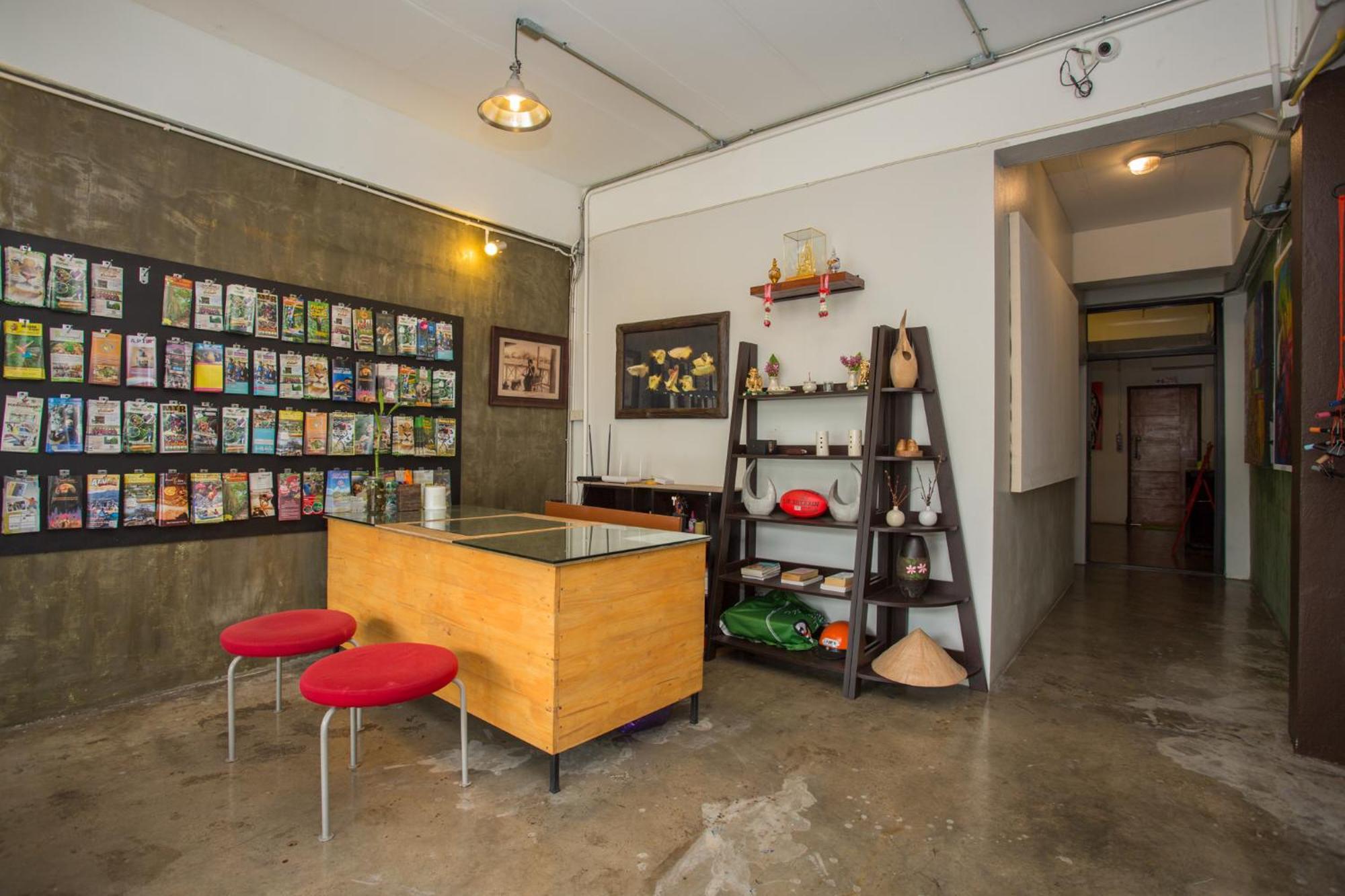 Zz Hostel Chiang Mai Bagian luar foto
