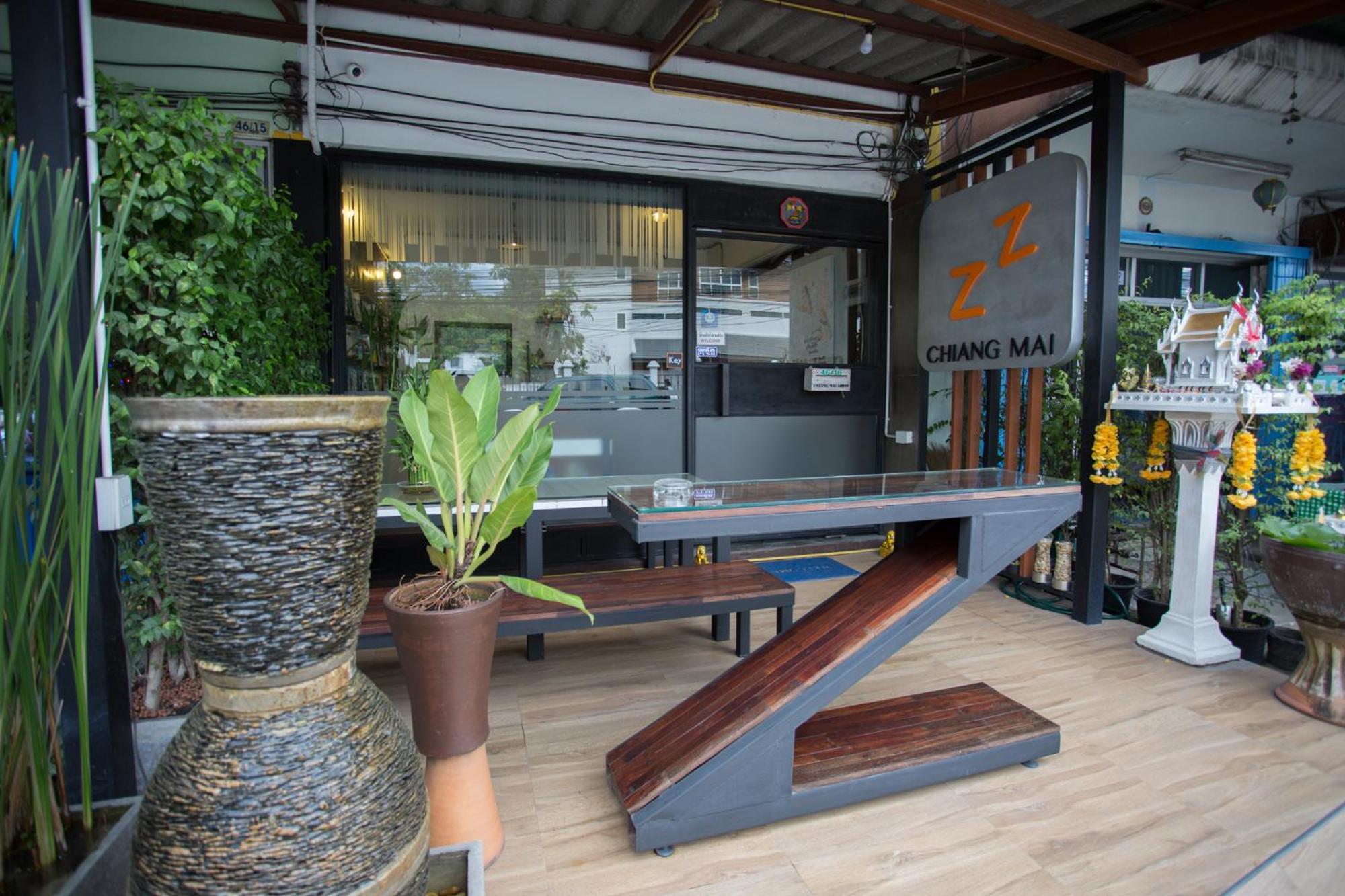 Zz Hostel Chiang Mai Bagian luar foto