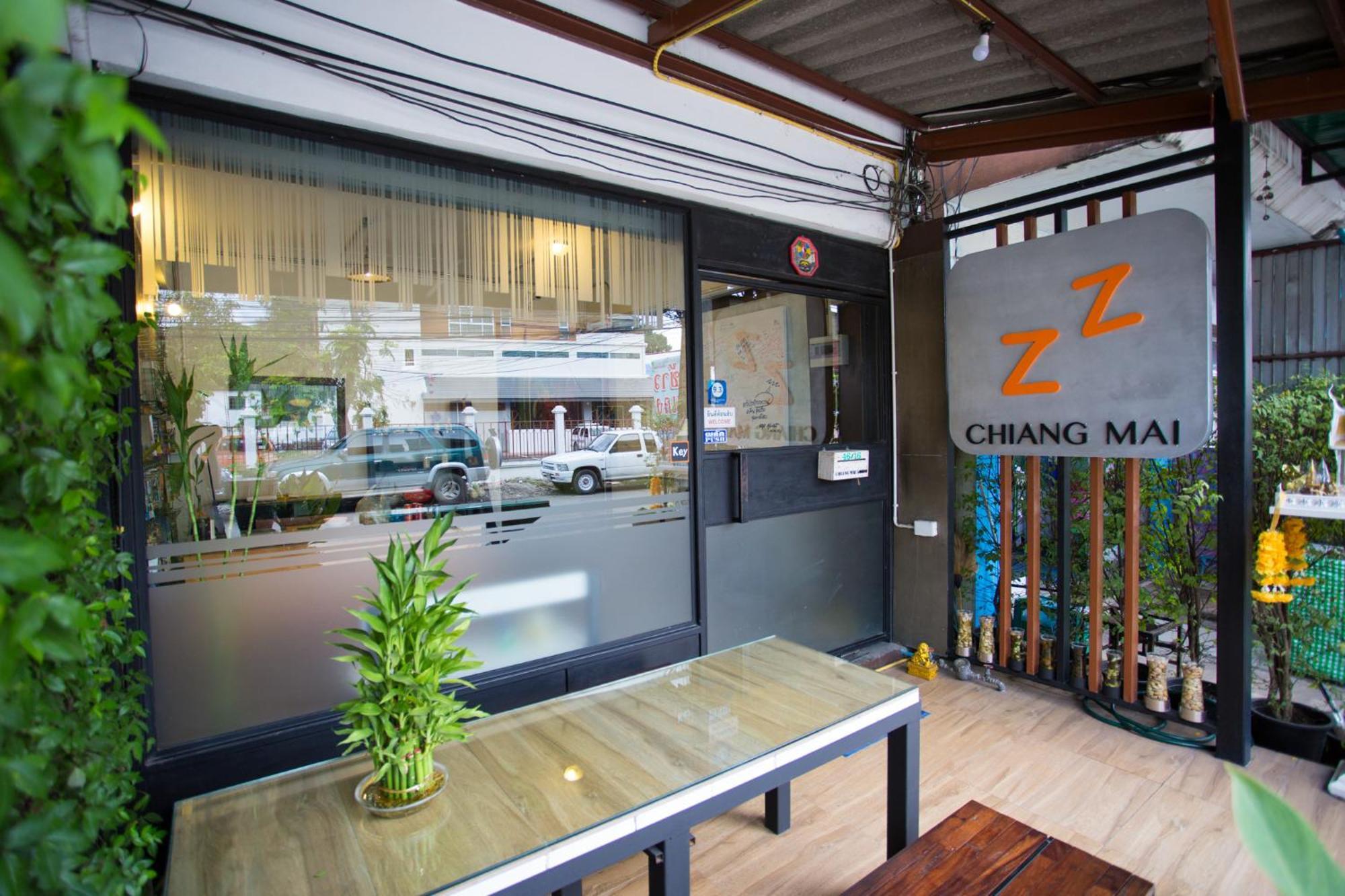 Zz Hostel Chiang Mai Bagian luar foto