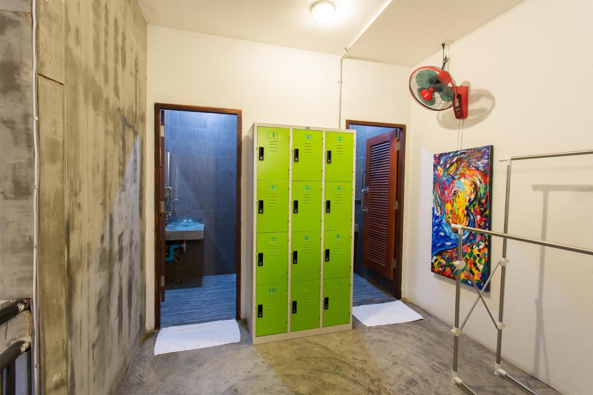 Zz Hostel Chiang Mai Bagian luar foto