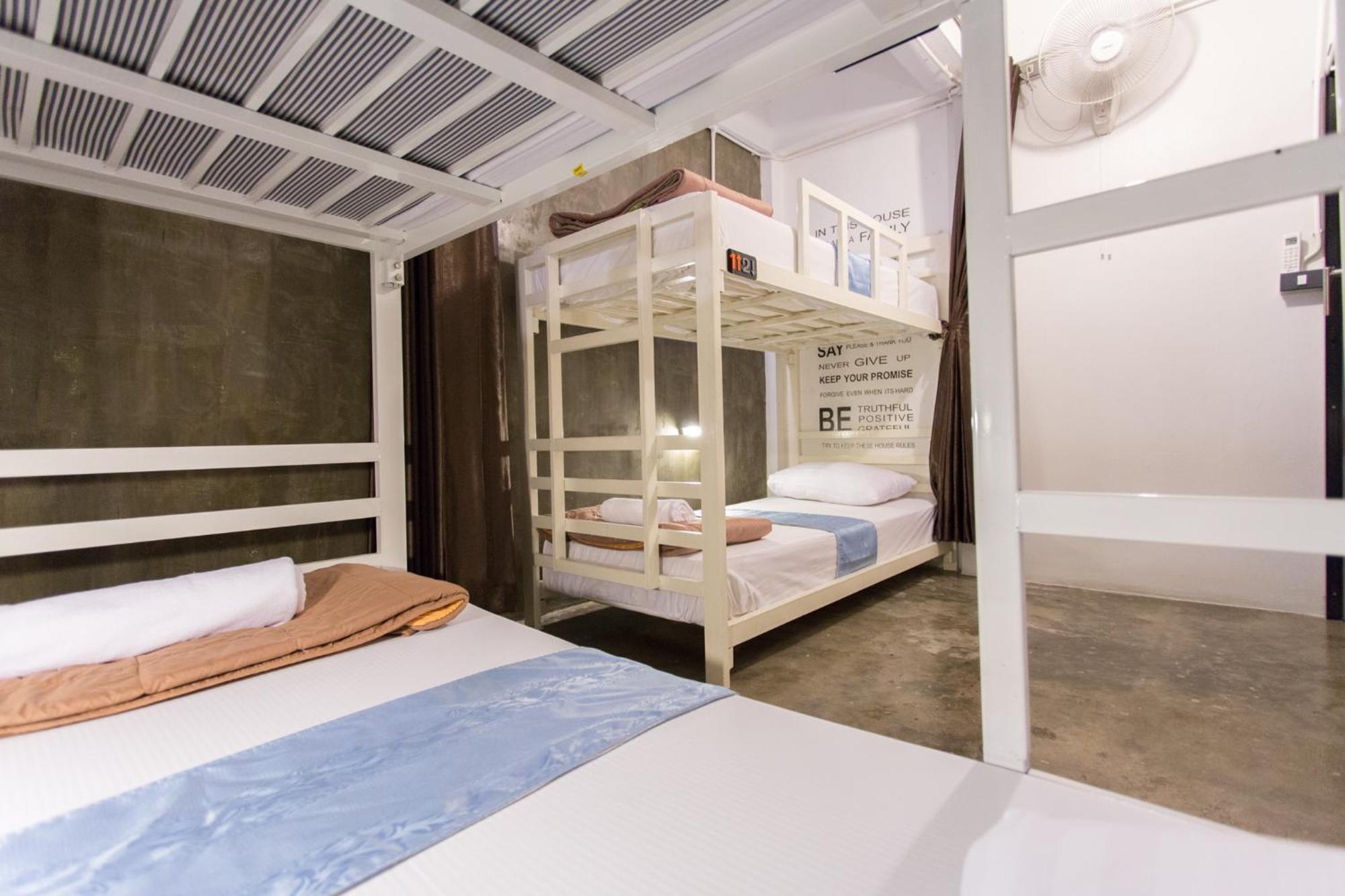 Zz Hostel Chiang Mai Bagian luar foto