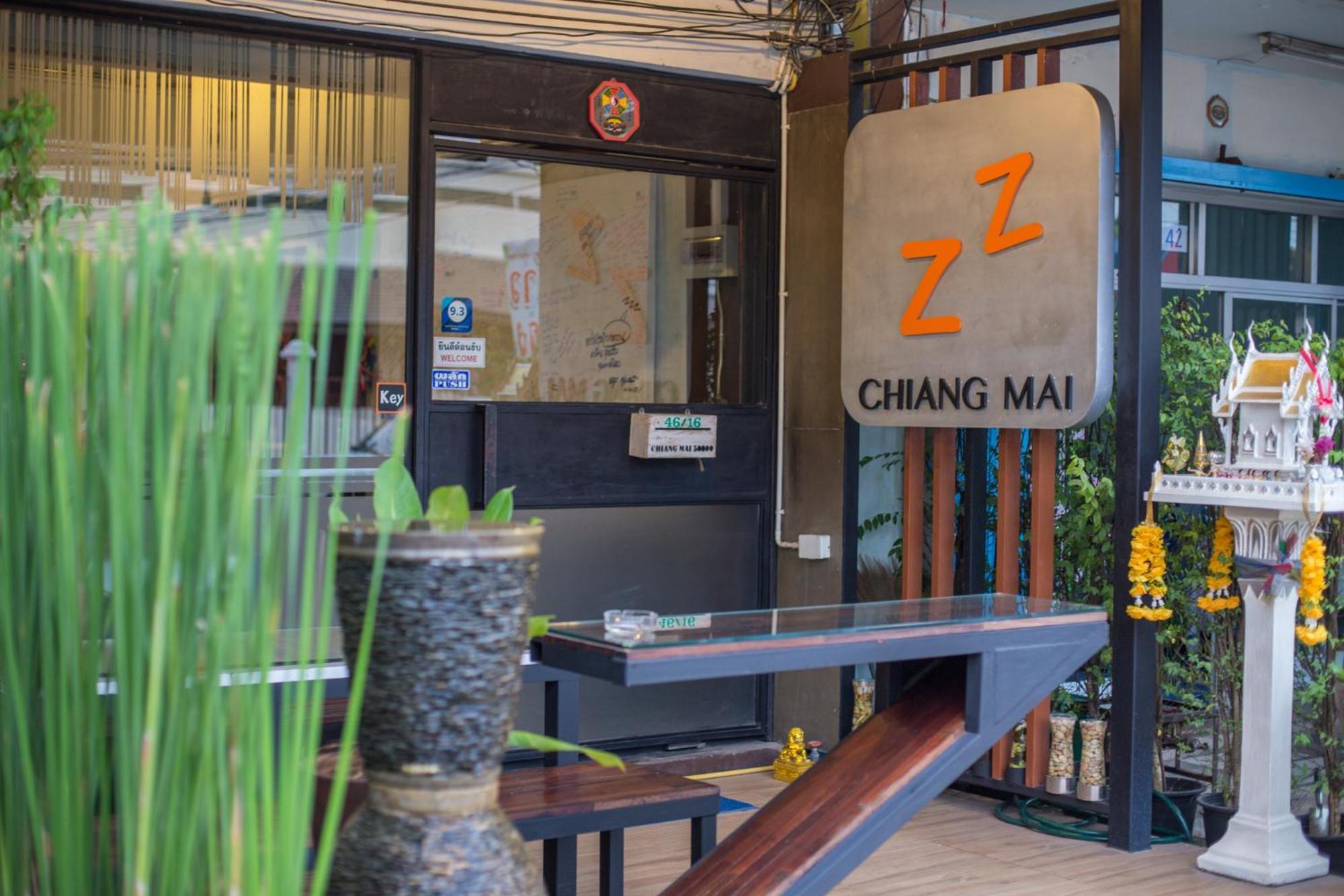 Zz Hostel Chiang Mai Bagian luar foto
