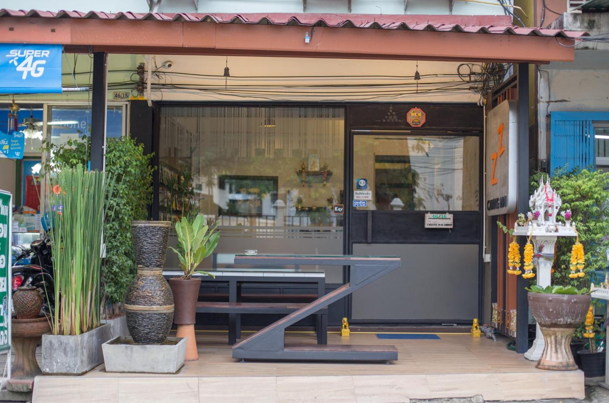 Zz Hostel Chiang Mai Bagian luar foto