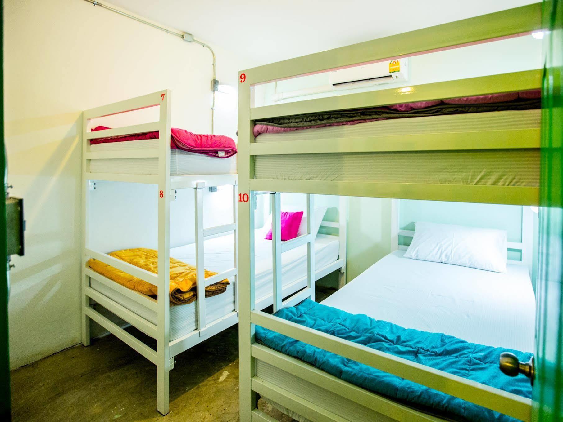 Zz Hostel Chiang Mai Bagian luar foto
